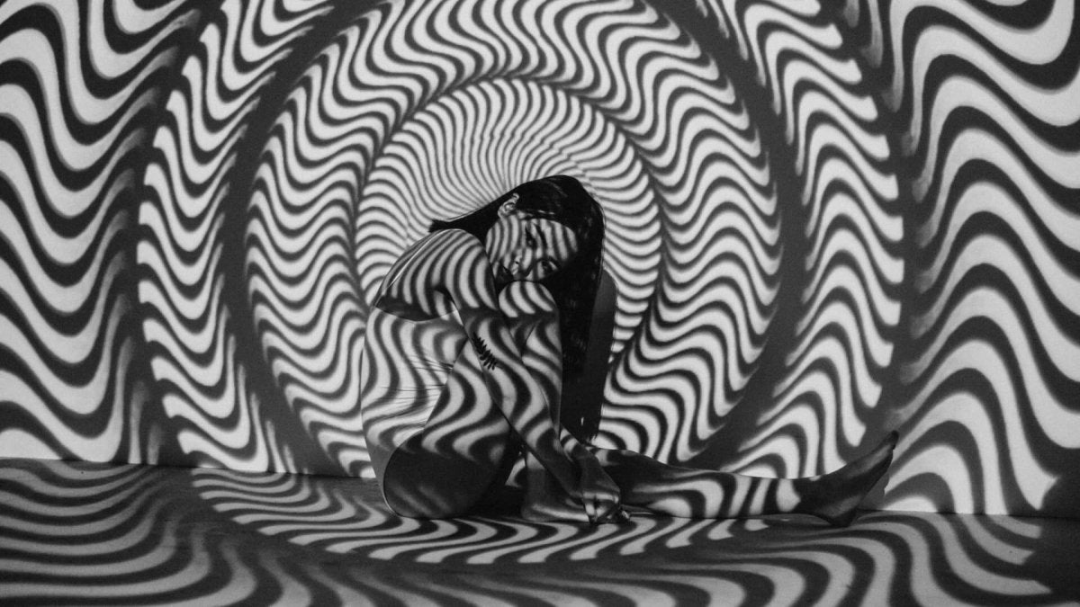 Ist LSD gefährlich? - MODERNmind | Psychedelics & Retreats für dein Wohlbefinden