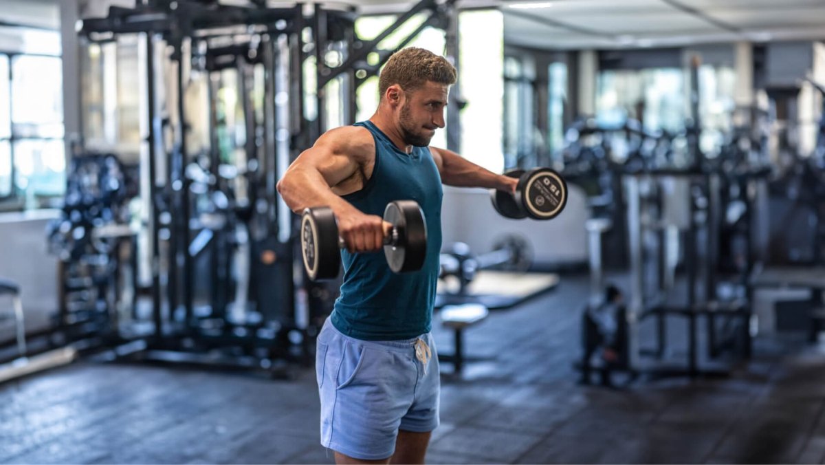 Konstantin Neumann: Trinkhalme, Powerlifting, Spiritualität - MODERNmind | Psychedelics & Retreats für dein Wohlbefinden