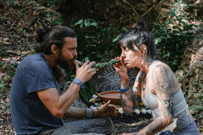 Was ist Rapé? Tradition und Kontext erklärt - MODERNmind | Psychedelics & Retreats für dein Wohlbefinden