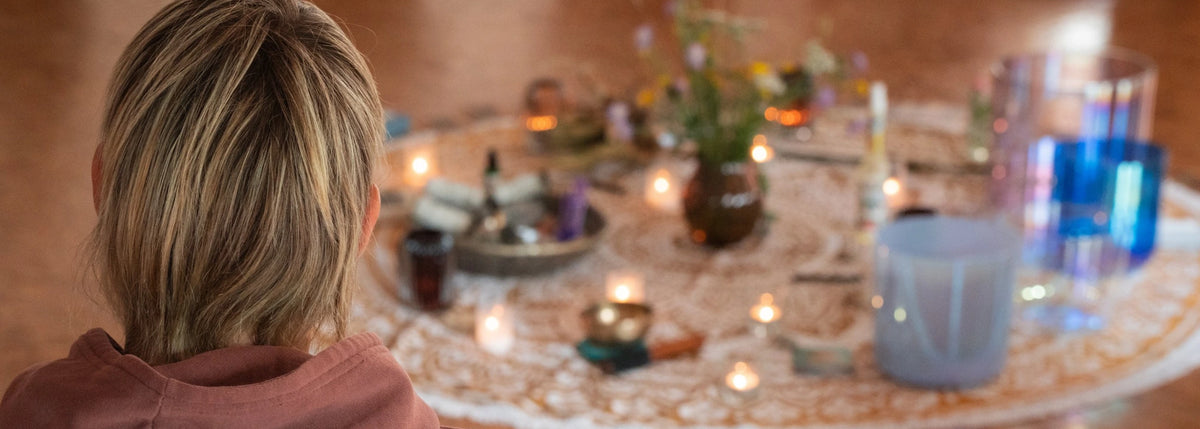 Kerzen-Altar beim MODERNmind Signature Retreat